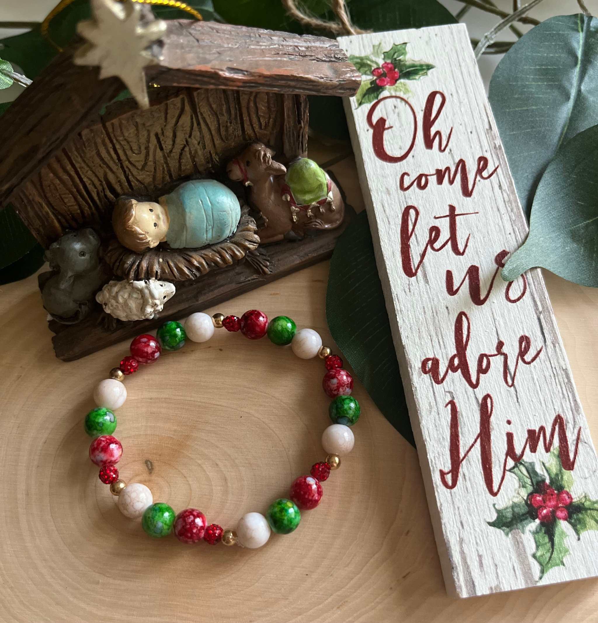 Christmas Jeweled Bead Bracelet – Festive Holiday Jewelry